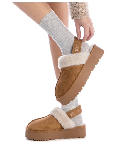 Zuecos Mujer XTI 143488 Camel | Marva Zapatería