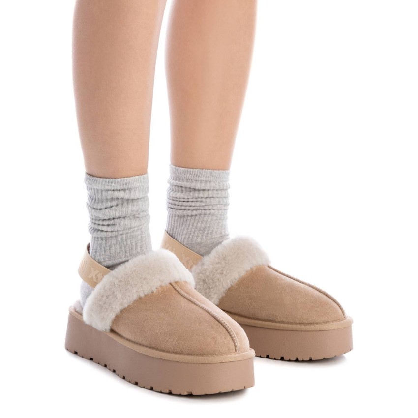Zuecos Mujer XTI 143488 Beige | Marva Zapatería