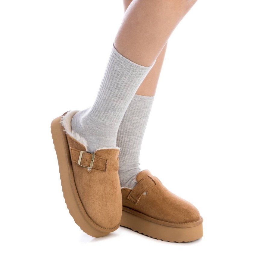Zuecos Mujer XTI 143503 Camel | Marva Zapatería